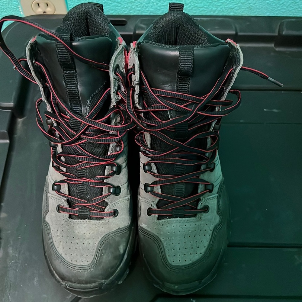 5.11 Cable Hiker Grey and black men’s size 7